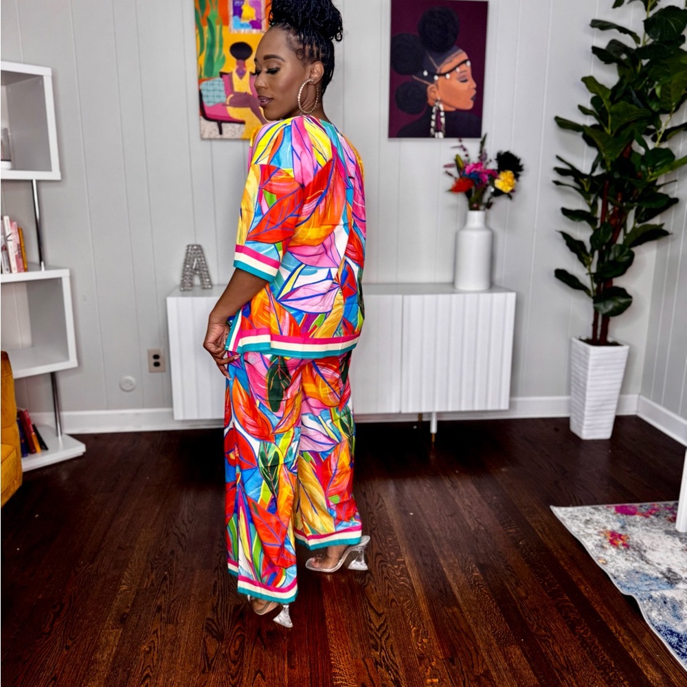 Colorful Abstract Cardigan Pant Set - Picture 2 of 3
